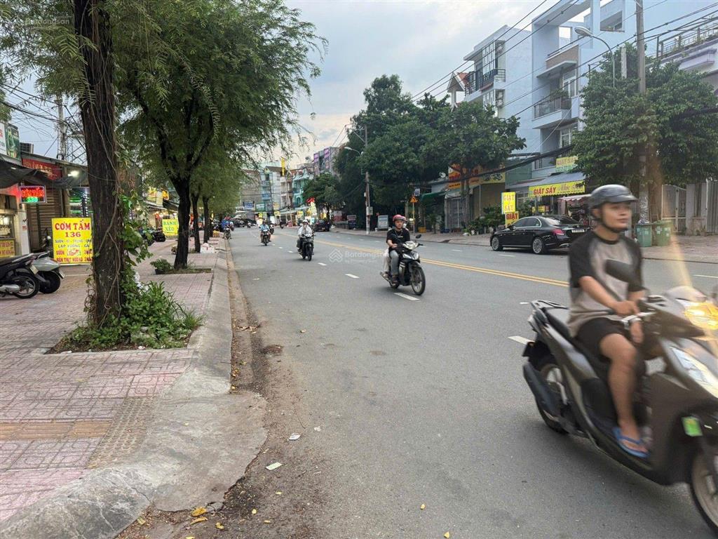 Siêu phẩm 3 tấm, mt man thiện, phố ẩm thực sầm uất, pháp lý chuẩn hoàn công đủ.