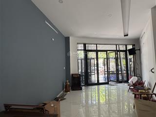 Nhà đẹp 3 tầng  mặt tiền trần cao vân kẹp kiệt, kinh doanh nhộn nhịp