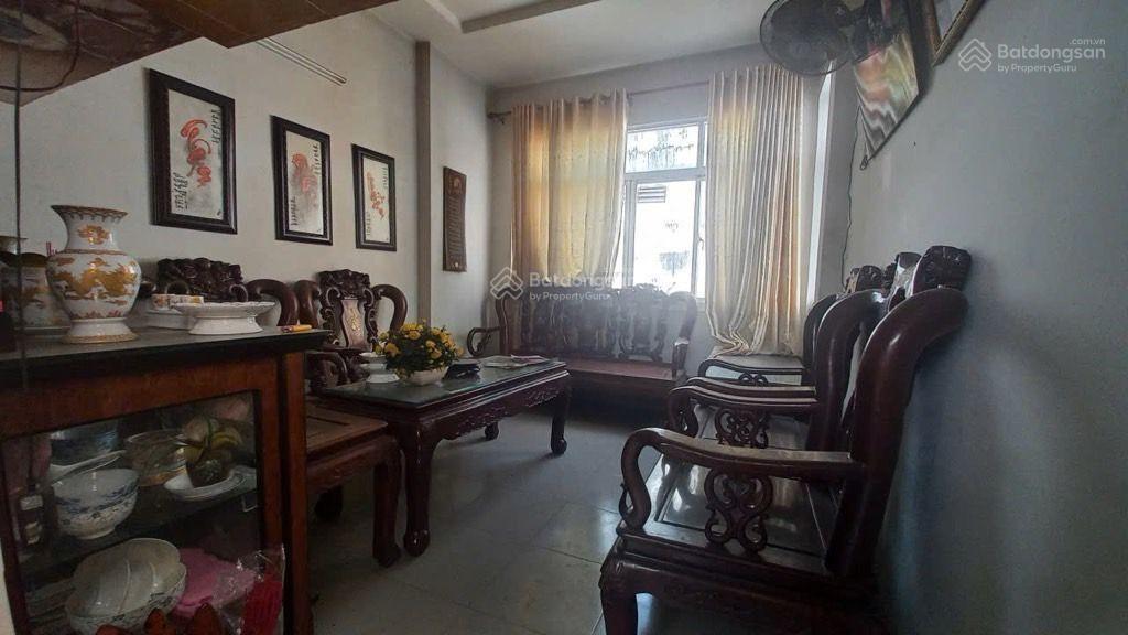 Trung tâm q.10 $$ 5.4 tl
bán nhà nguyễn tri phương  nhà 4 tầng  3.3m x 7m  vào ở ngay kết