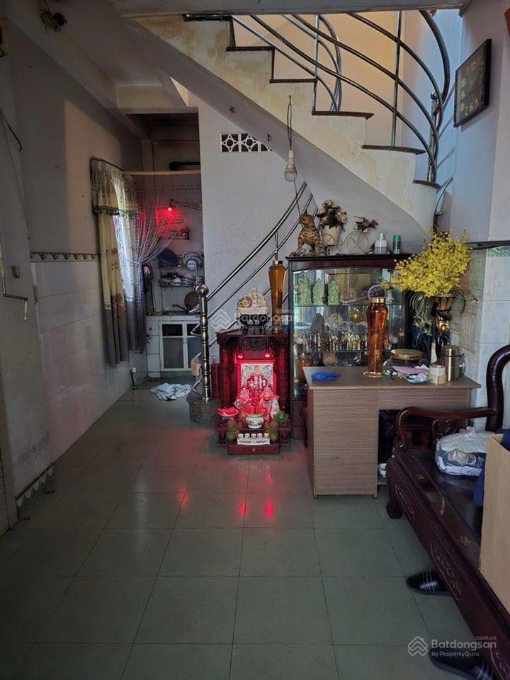 Trung tâm q.10 $$ 5.4 tl
bán nhà nguyễn tri phương  nhà 4 tầng  3.3m x 7m  vào ở ngay kết