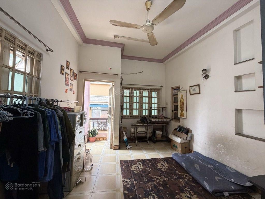 Quận 10 $$ 5.5 tl
bán nhà hẻm 3.5 m nhật tảo diện tích 4,3*8m. công nhận 32.4m2.