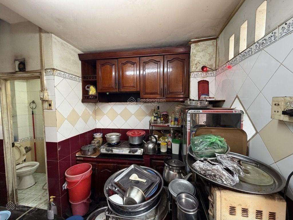 Quận 10 $$ 5.5 tl
bán nhà hẻm 3.5 m nhật tảo diện tích 4,3*8m. công nhận 32.4m2.