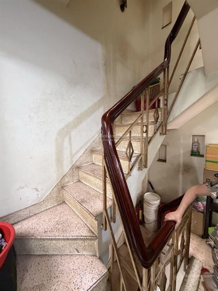 Quận 10 $$ 5.5 tl
bán nhà hẻm 3.5 m nhật tảo diện tích 4,3*8m. công nhận 32.4m2.