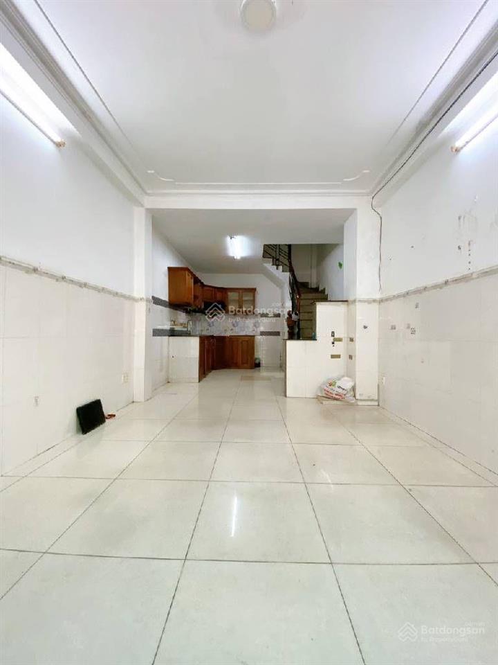 Chủ giảm từ 8.8 tỷ
giá mới 8.4tỷ tl
bán nhà nguyễn ngọc lộc .phường 14.quận 10
hxh(3.5 9)3pn.4wc