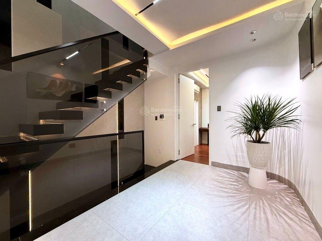 Quận 10  14.8 tỷ tl bán nhà ba tháng hai dt 62 m2 (5.2 *13m) biệt thự mini đường 3 tháng 2