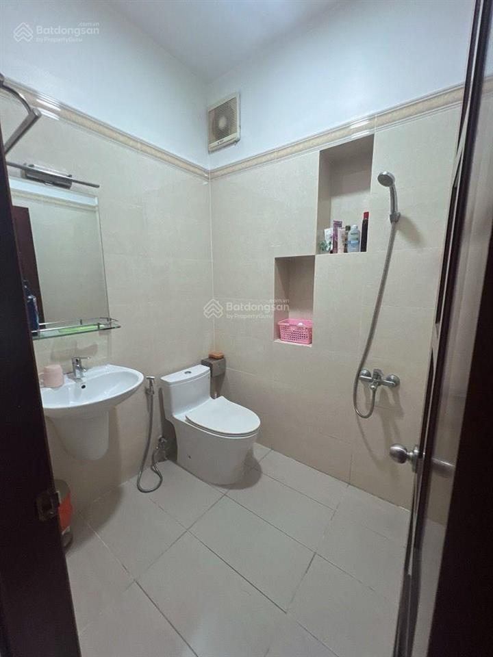 Mặt tiền tt quận q10 $ 15.5 ty tl
hiếm nhà bán  nhà mới  5 tầng. sư vạn hạnh dt46 m2