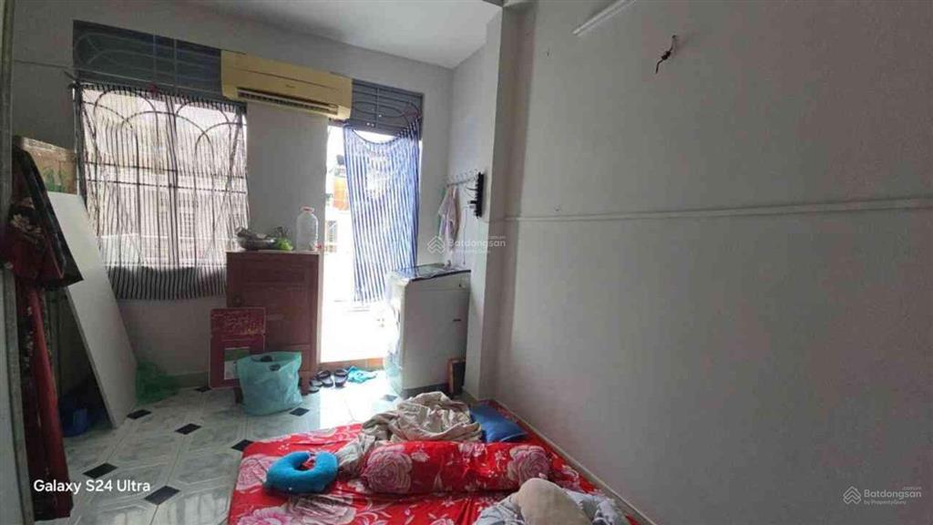 Quận 10 $ 5.8 tl
bán nhà nguyễn tri phương dt23 m2( 3.5 7.5)
kết cấu số tầng 3 (gồm 1 t