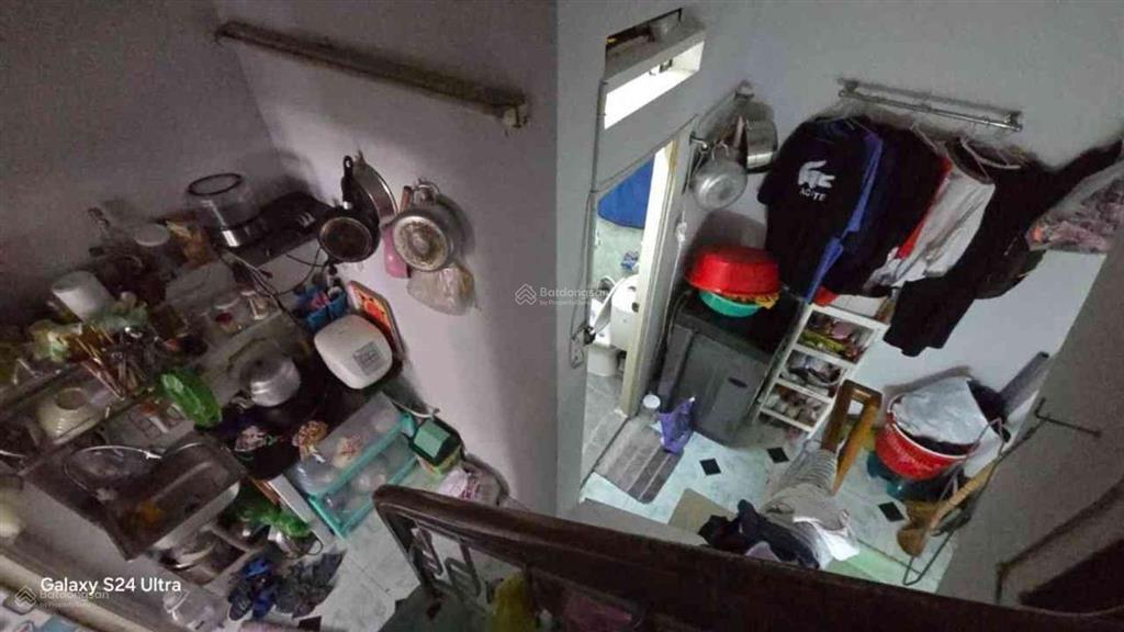 Quận 10 $ 5.8 tl
bán nhà nguyễn tri phương dt23 m2( 3.5 7.5)
kết cấu số tầng 3 (gồm 1 t