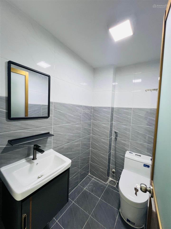 Quận 1$$ 7.5 tl
bán nhà trần hưng đạo .phường cô giang dt35 m2( 3 11)
( 35m2  3 tầng )