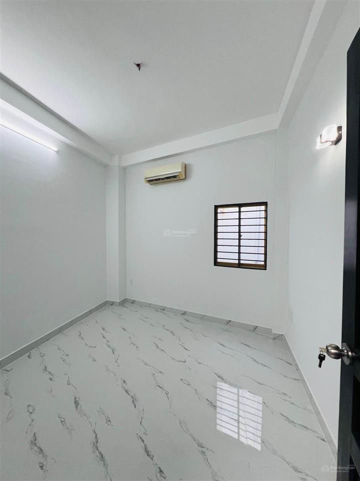Quận 1$$ 7.5 tl
bán nhà trần hưng đạo .phường cô giang dt35 m2( 3 11)
( 35m2  3 tầng )