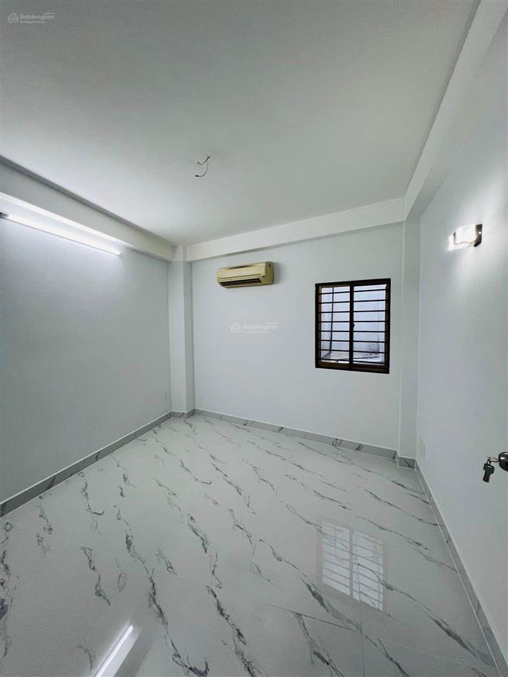 Quận 1$$ 7.5 tl
bán nhà trần hưng đạo .phường cô giang dt35 m2( 3 11)
( 35m2  3 tầng )