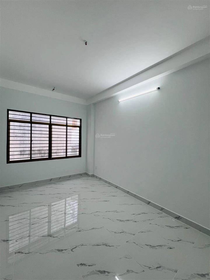 Quận 1$$ 7.5 tl
bán nhà trần hưng đạo .phường cô giang dt35 m2( 3 11)
( 35m2  3 tầng )