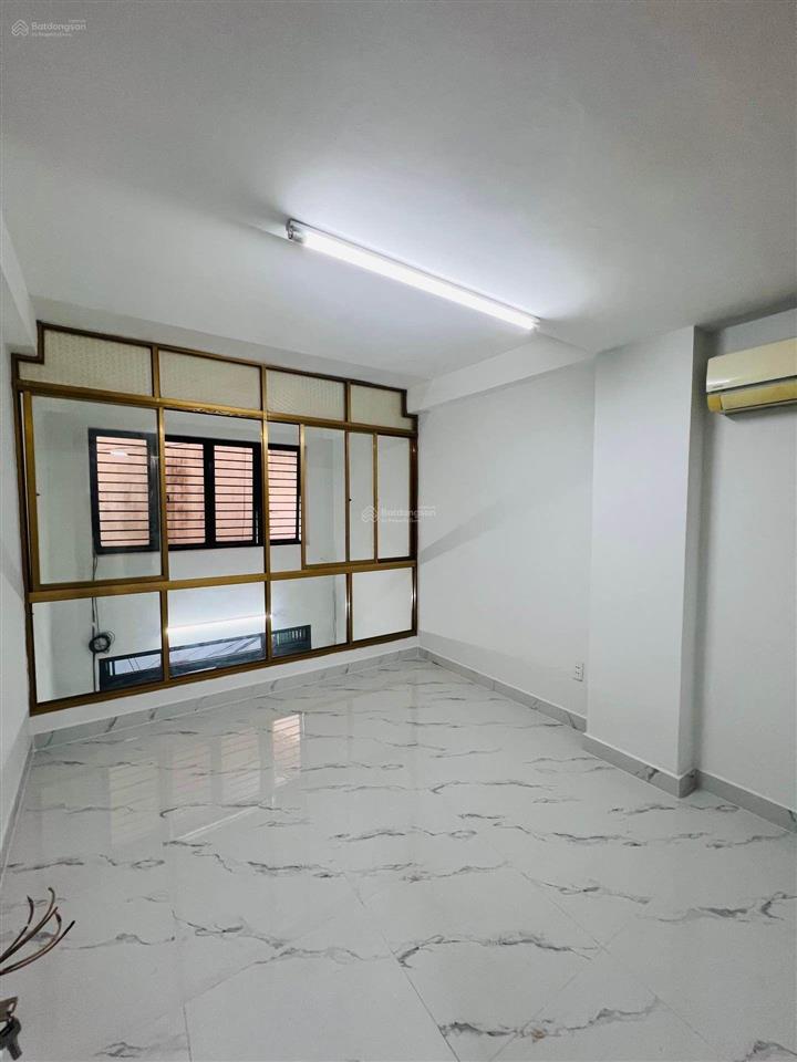 Quận 1$$ 7.5 tl
bán nhà trần hưng đạo .phường cô giang dt35 m2( 3 11)
( 35m2  3 tầng )