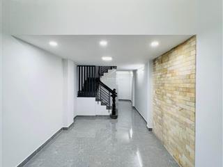 Quận 1$$ 7.5 tl
bán nhà trần hưng đạo .phường cô giang dt35 m2( 3 11)
( 35m2  3 tầng )