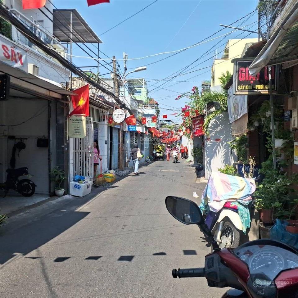 Quân7 7 $ chủ gấp bán giảm mạnh 320tr. giá chào mới 7.38 tỷ
bán nhà lê văn lương hẻm xe t