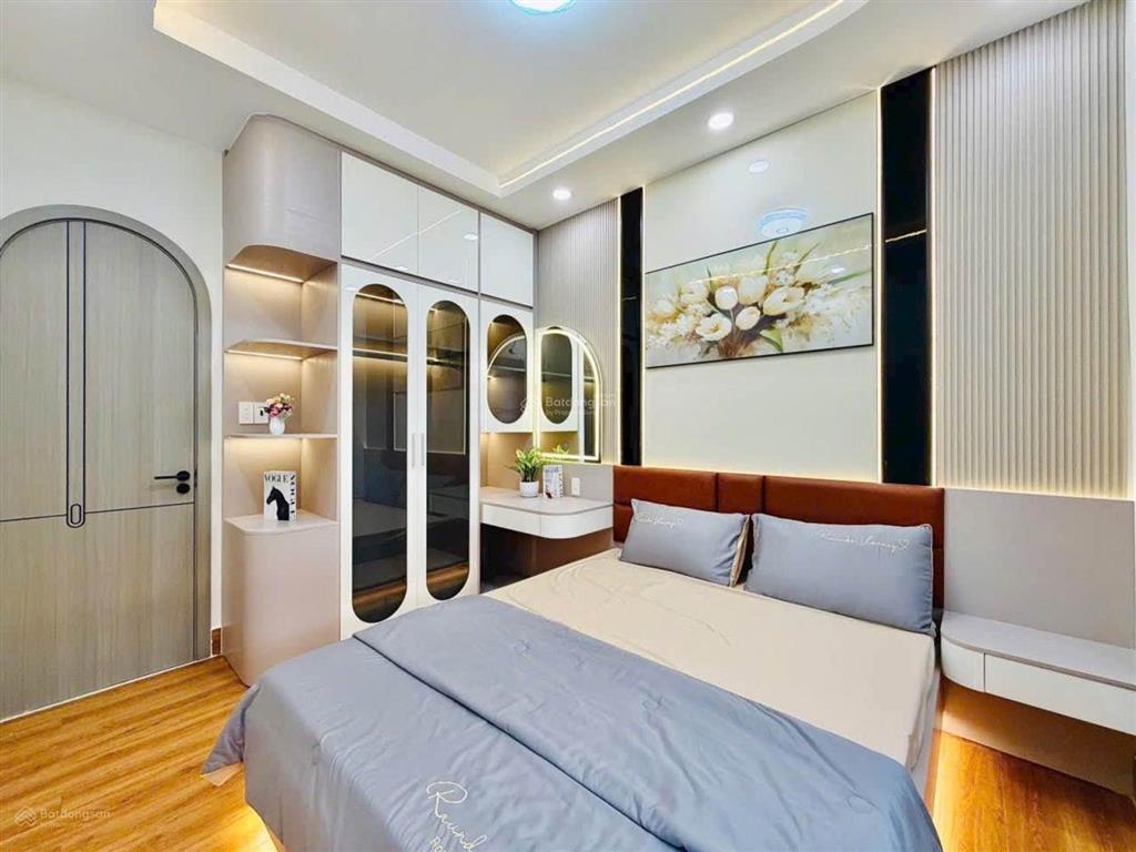 Tân bình 5.2 tỷ tl bán nhà hoàng bật đạt dt 3.1m x 13m, nở hậu hẻm xe hơi tới cửa