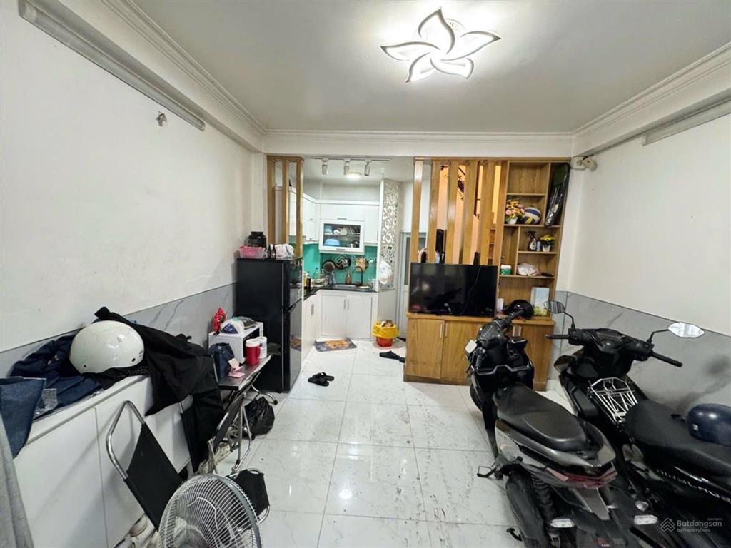 Quận 10 đường 3/2 $ 5.9 tl
dt21m2 ( 3.7 6)
vị trí kinh doanh cực đỉnh4 tầngsổ vuông a4
