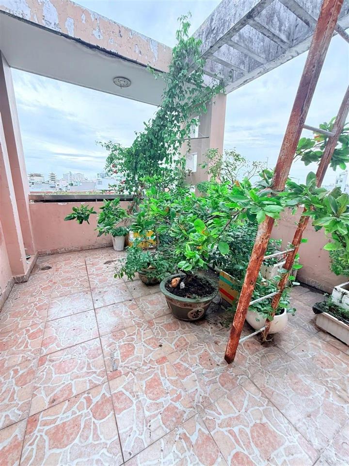Tân phú $ 5.7 tl
bán nhà đường âu cơ dt 36 m² (3.3 x 12)
hẻm một trục thẳng 5 tầng btct có