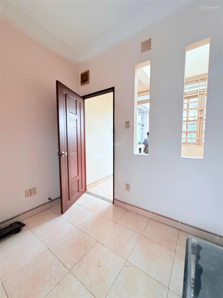 Tân phú $ 5.7 tl
bán nhà đường âu cơ dt 36 m² (3.3 x 12)
hẻm một trục thẳng 5 tầng btct có