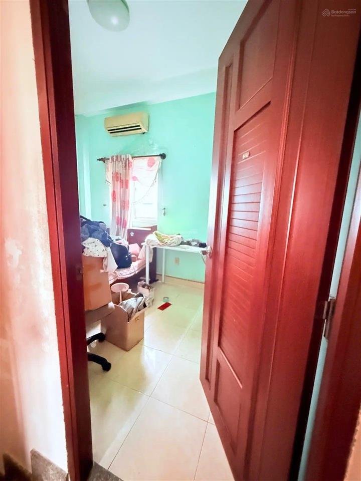 Tân phú $ 5.7 tl
bán nhà đường âu cơ dt 36 m² (3.3 x 12)
hẻm một trục thẳng 5 tầng btct có