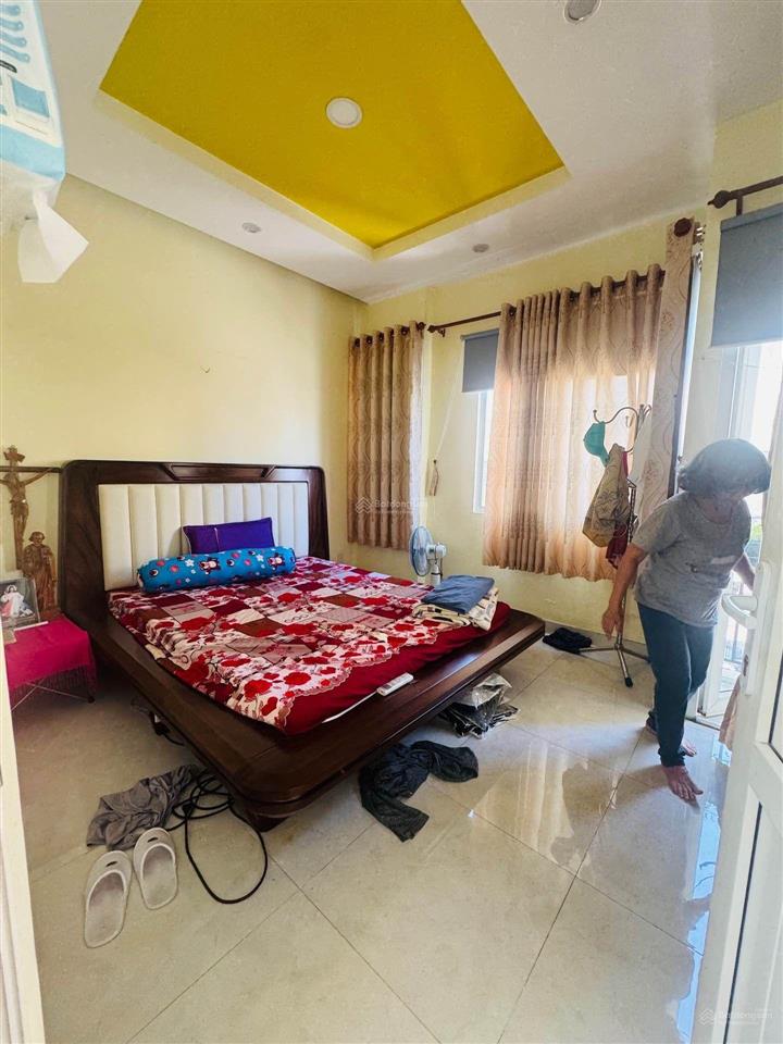 Tân bình $ 7.25 tl
bán nhà đường trung lang dt43 m² (4.3 x10)
3 tầng 3pn cách mt 15m g