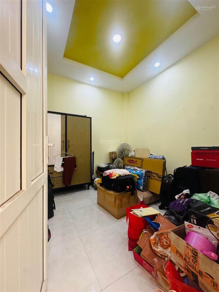 Tân bình $ 7.25 tl
bán nhà đường trung lang dt43 m² (4.3 x10)
3 tầng 3pn cách mt 15m g