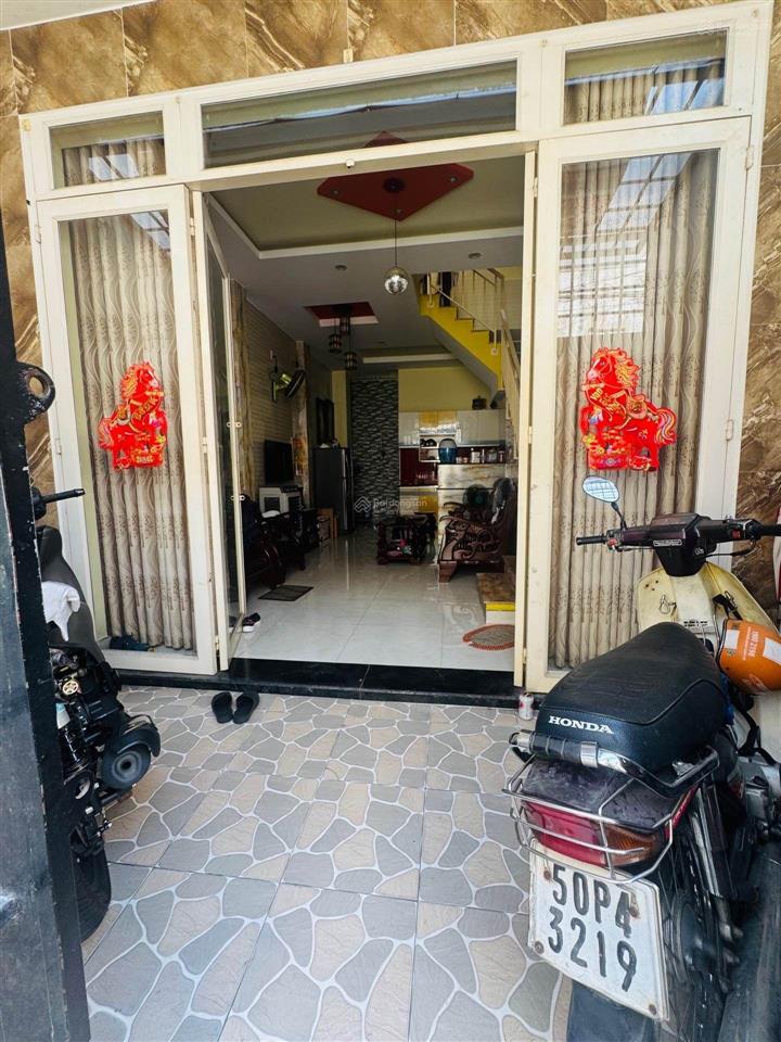 Tân bình $ 7.25 tl
bán nhà đường trung lang dt43 m² (4.3 x10)
3 tầng 3pn cách mt 15m g