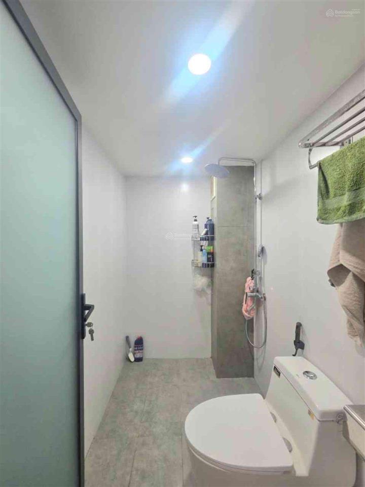 Quận 11 $ 7.1 tl
bán nhà lạc long quân
dt48 m²(4 12) vuông kết cấu 1 trệt 2 lầu, 2pn lớn