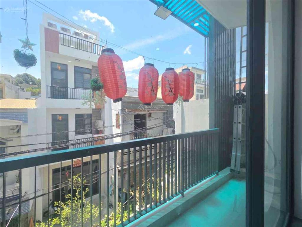 Quận 11 $ 7.1 tl
bán nhà lạc long quân
dt48 m²(4 12) vuông kết cấu 1 trệt 2 lầu, 2pn lớn