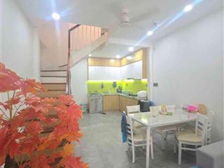 Quận 11 $ 7.1 tl
bán nhà lạc long quân
dt48 m²(4 12) vuông kết cấu 1 trệt 2 lầu, 2pn lớn