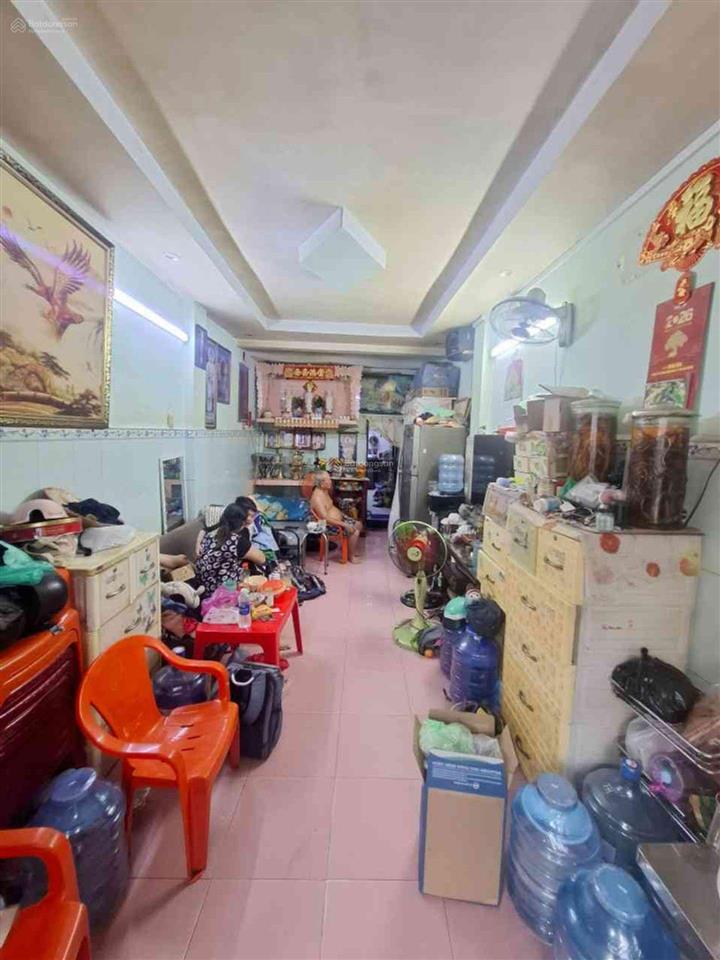 Quận 11 $ 5.4 tl
bán đường 100 bình thới
dt32 m² (3 x 11) kết cấu số tầng 2 (gồm 1 trệt,
