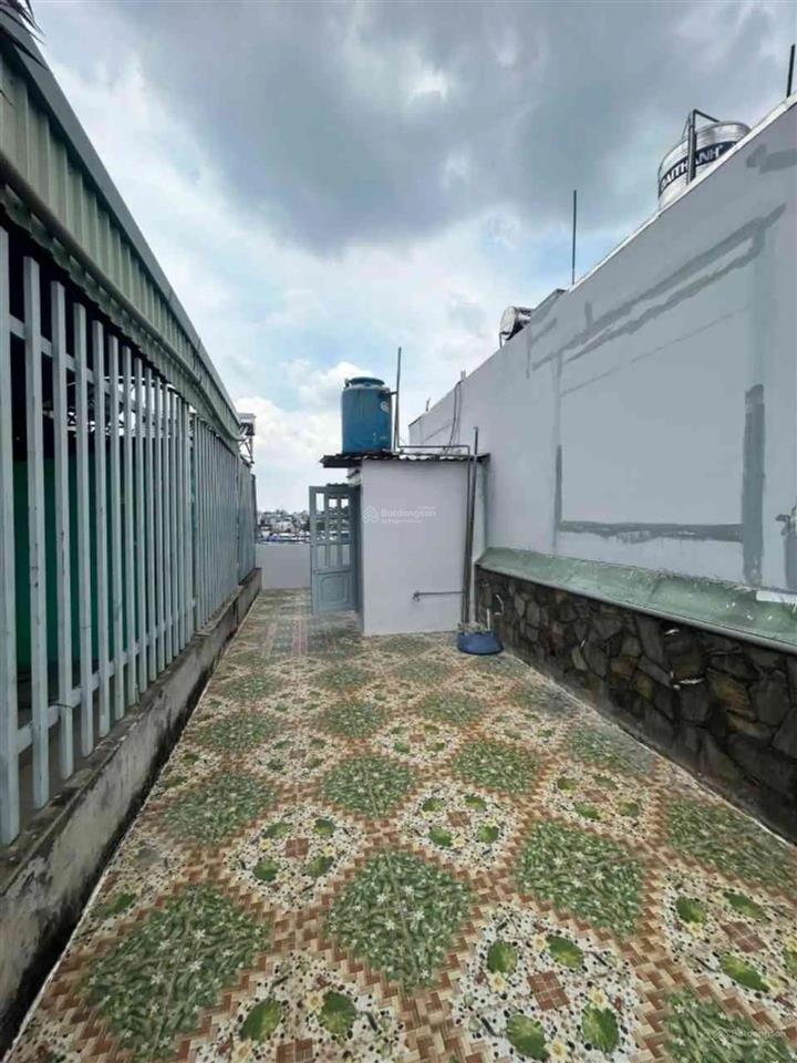Quận 11 $ giảm giá mới 7.18 tỷ tl
bán nhà lạc long quân  nhà đẹp ở ngay  3 tầng có sân thư