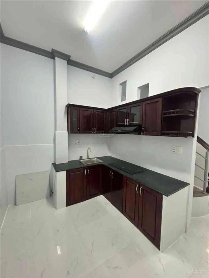 Quận 11 $ giảm giá mới 7.18 tỷ tl
bán nhà lạc long quân  nhà đẹp ở ngay  3 tầng có sân thư