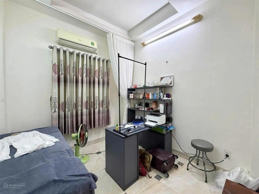 Quận 10 $$ 6.9 tl
bán nhà tô hiến thành
dt35.5m2 (3.2m 12m) hiếmgần 20m ra hẻm xe tải 