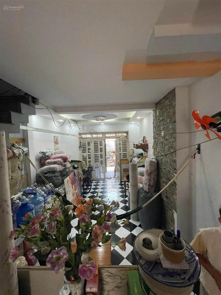 Bình tân gấp quá gấp giảm tiếp giá mới 4tỷ1 tl
bán nhà hồ văn long
dt 51 m2 (4 x 13m)