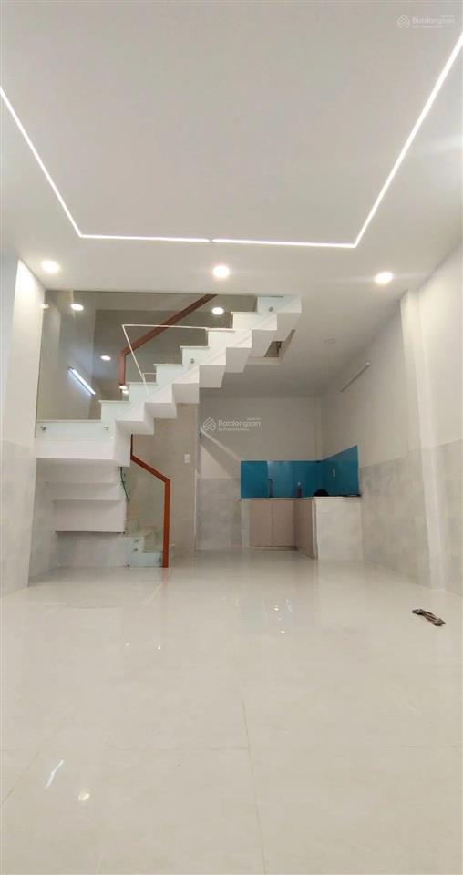 Bình tân $ 4.15 tl
bán nhà 26 tháng 3 dt 35 m2 (4m x 9m) nở hậu
kết cấu 2pn  2wc  1pk  1