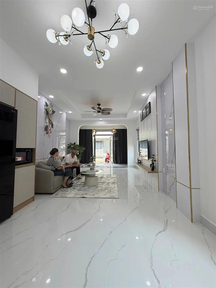Tân phú chủ giảm tiếp giá mới 6.9 tl
bán nhà phú thọ hòa dt55.5 m2 (4.4 nở hậu 5.2 13)