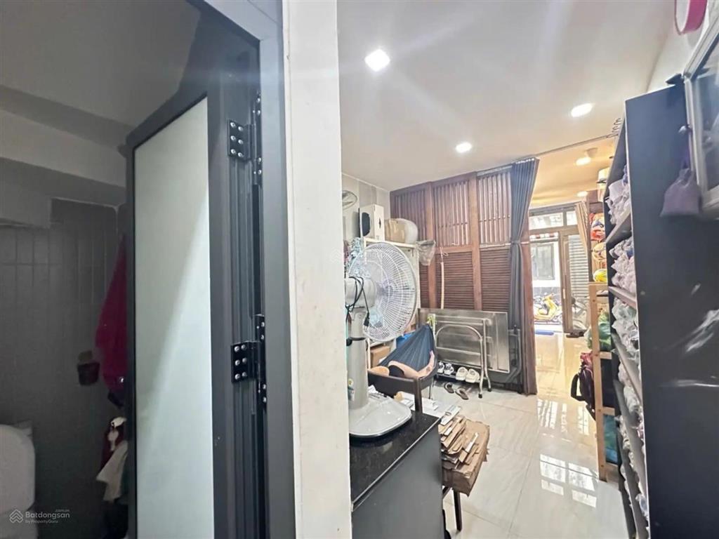 Sát quận 1 ngay ngã ba dạ nam nguyễn thị tần quận 8 $ 7,5 dt 39 m2 (3,1 x 12)