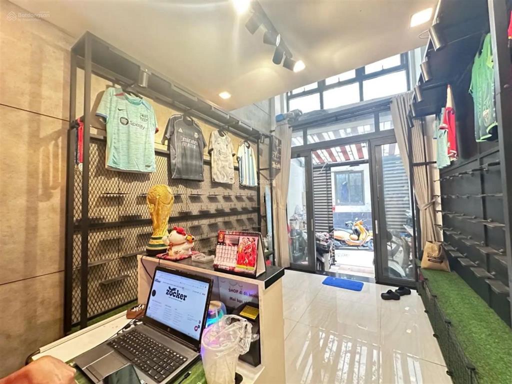 Sát quận 1 ngay ngã ba dạ nam nguyễn thị tần quận 8 $ 7,5 dt 39 m2 (3,1 x 12)