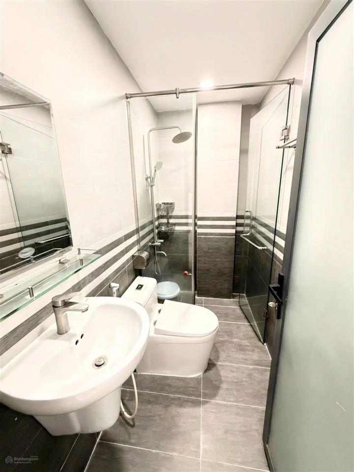 Tân bìnhthép mới $giảm giá mới 9.2 tl
dt48 m2 (4.2 11.3)nở hậu ít nhà 2 tầng đúc btct chắ