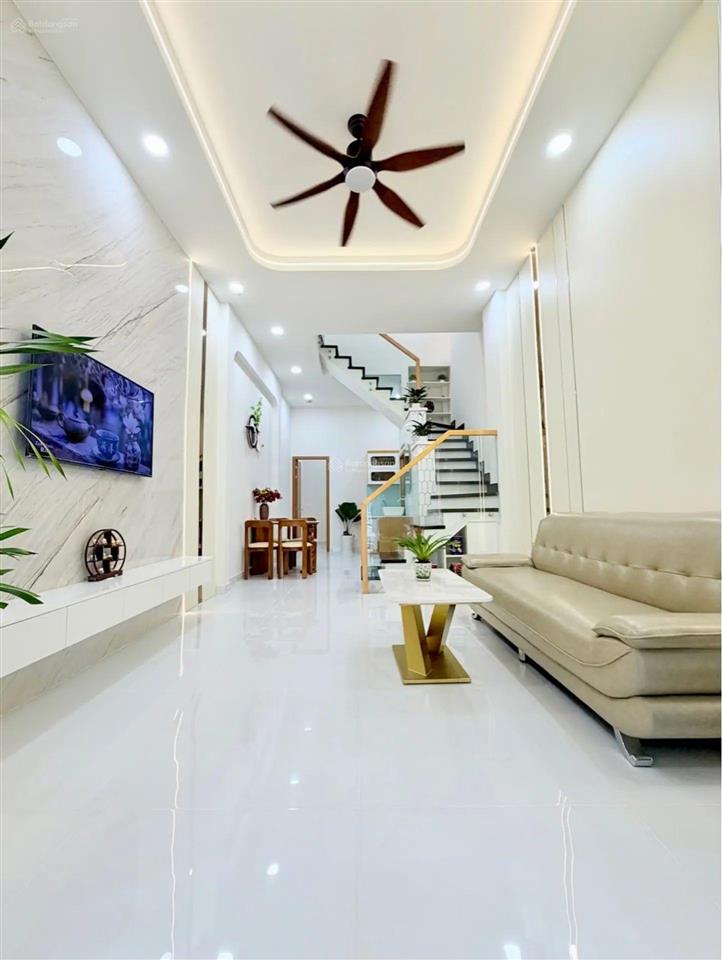 Tân bình  hoàng bật đạt 6,6 tỷ tl
dt 46 m2 (3,6x13) 2 tầng mới 100% full nội thất  46m2