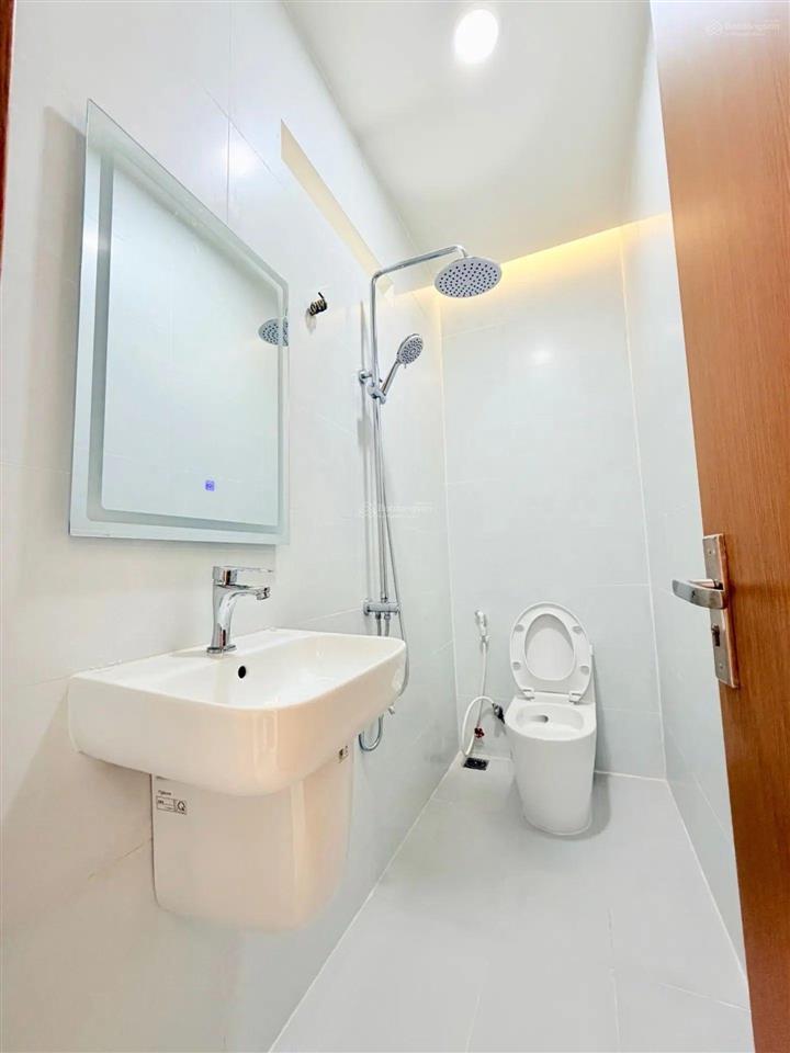 Tân bình  hoàng bật đạt 6,6 tỷ tl
dt 46 m2 (3,6x13) 2 tầng mới 100% full nội thất  46m2