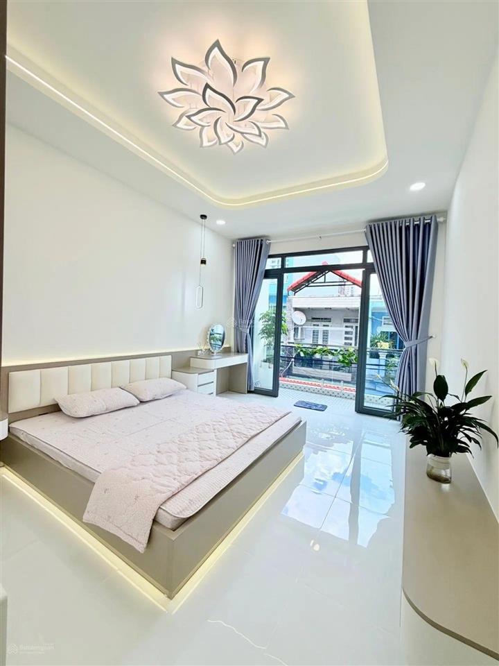 Tân bình  hoàng bật đạt 6,6 tỷ tl
dt 46 m2 (3,6x13) 2 tầng mới 100% full nội thất  46m2