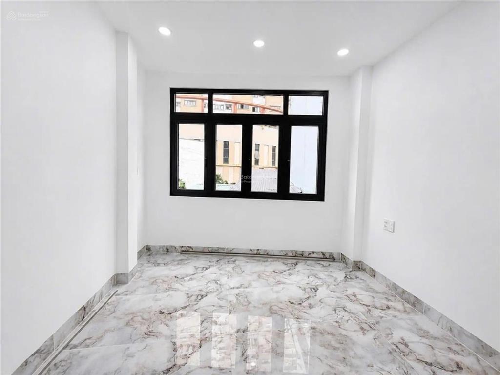 Tân bình  lạc long quân $ 4.99 tl dt 27 m2 (3.3 x 6.7) hẻm xe tải 5m thoáng  tân bình  l