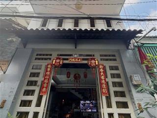Bình tân lê văn quới $ 3,98 tỷ tl
dt 34 m2 (4 x 8,5) kết cấu 1 trệt, lửng, lầu 3 phò