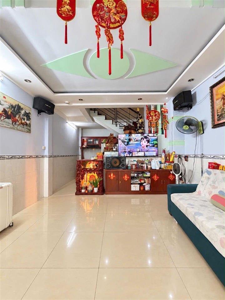 Bình tân lê văn quới $ 3,98 tỷ tl
dt 34 m2 (4 x 8,5) kết cấu 1 trệt, lửng, lầu 3 phò