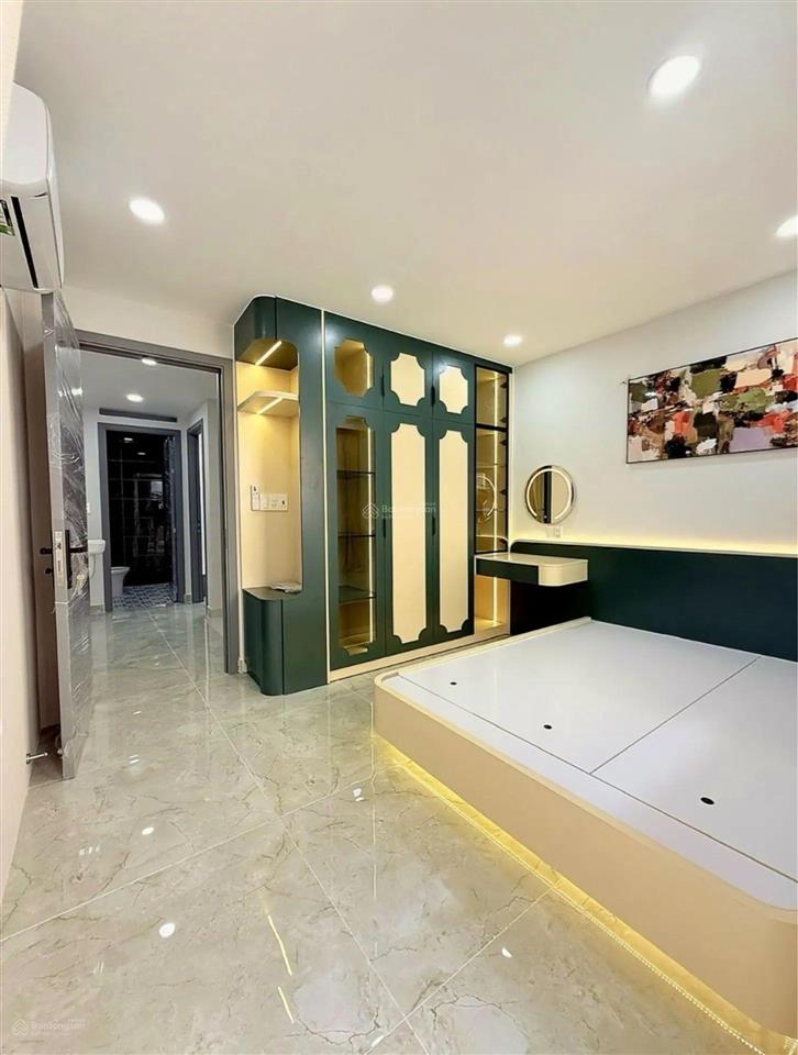 Quận 10  thành thái $ 5.8 tl
dt 30 m2 (3.7 x 8) 30 m2  3 tầng  an ninh  kết cấu trệt