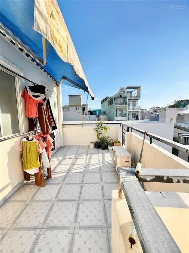 Quận 10 hạ giá mới 4,98 tỷ
dt 42 m2 (4,4 x 10 m)
nhà 4 tầng btct 5pn gần trung tâm