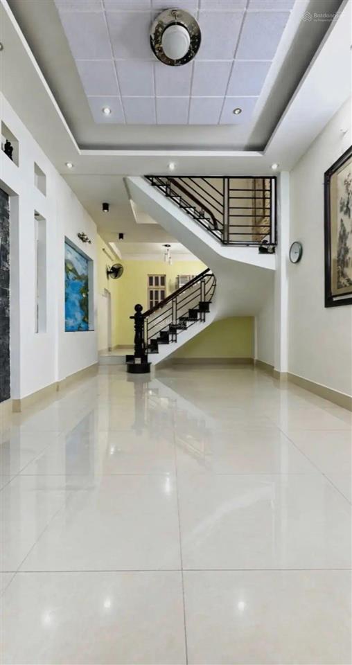 Tân bình  phạm văn bạch 6,75 tỷ tl
dt 50 m2 (4 x 12,5)
hẻm xe hơi 4 tầng btct  4pn nhà 1