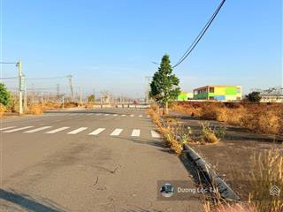 Bán gấp  giá ngộp ngay kcn bàu bàng 110m2  trục chính